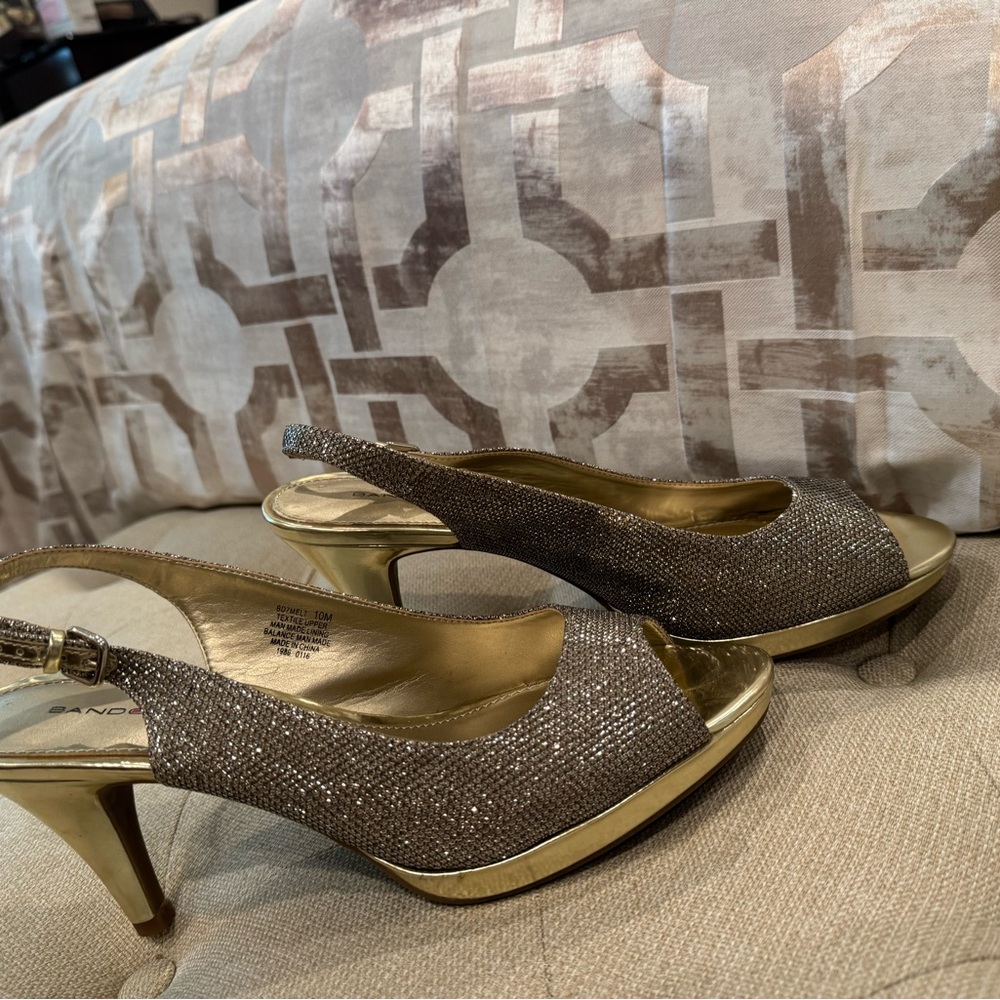 Elegant Gold Peep-Toe Slingback Heels